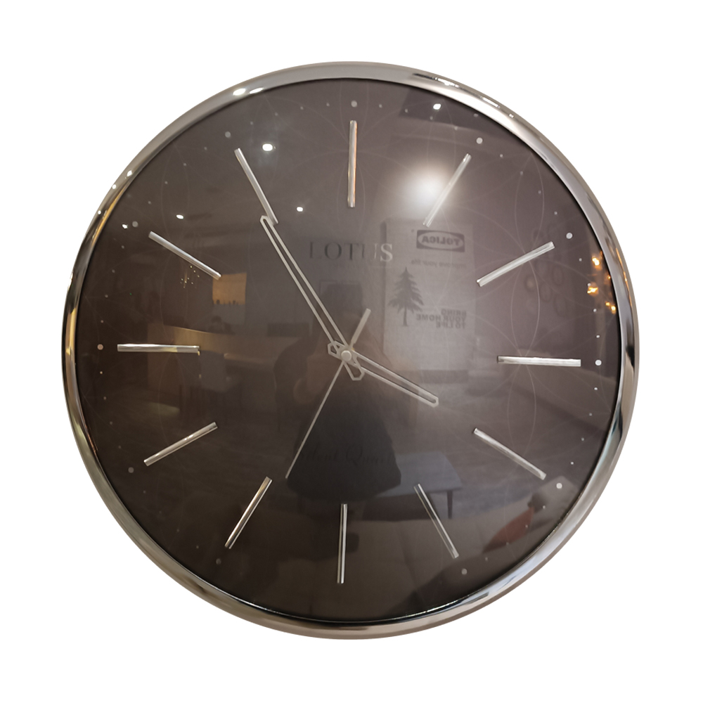 Wall clock model M6618 by tolica